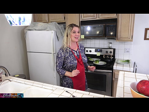 ❤️ Belle-mère qui le traie dans la cuisine avant son rendez-vous. ️❌ Vidéo de porno at porn fr.fullpornercom.ru